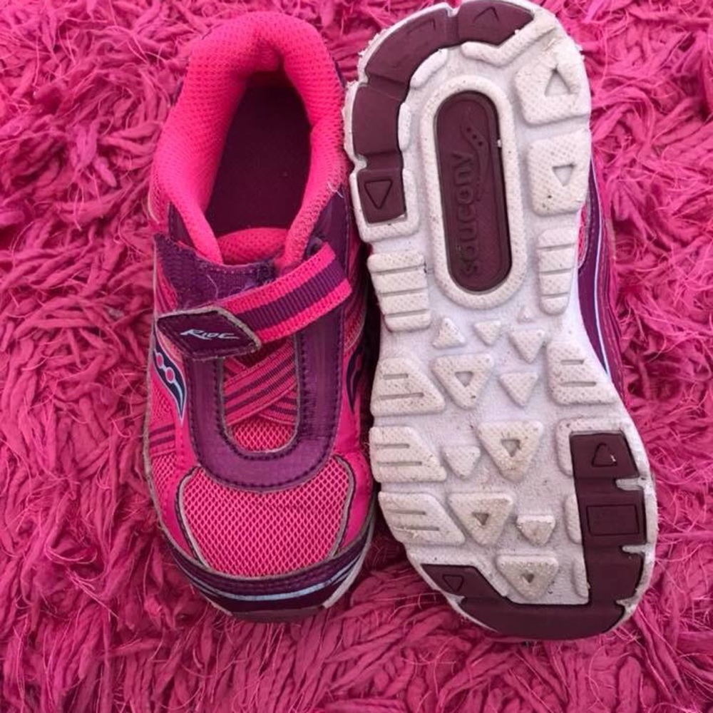 Sacounys girls shoes.